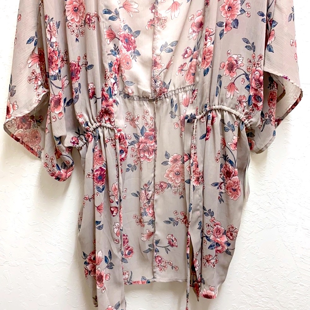 Lily White NWT Mauve Floral Kimono Size L - Picture 10 of 11